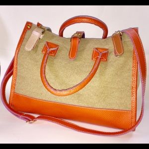 Antique style shoulder bag